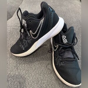 Nike Kyrie Men’s Size 8